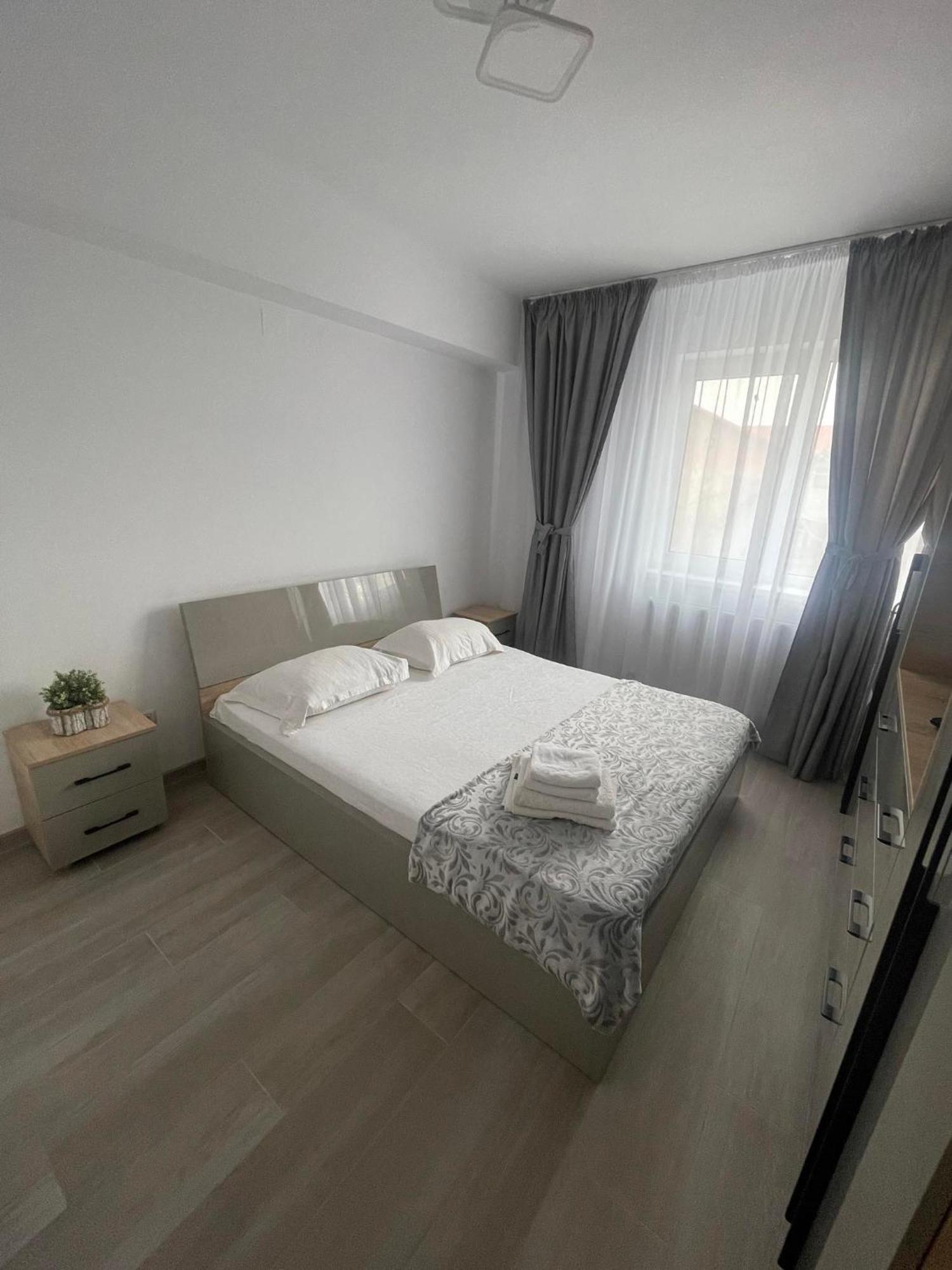 Luxury Apartment ピテシュティ エクステリア 写真
